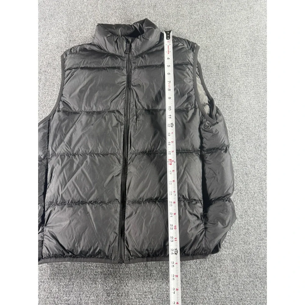 Uniqlo Ultra Light Down Vest Mens Medium Black Puffer‎ Full Zip Water Repellent